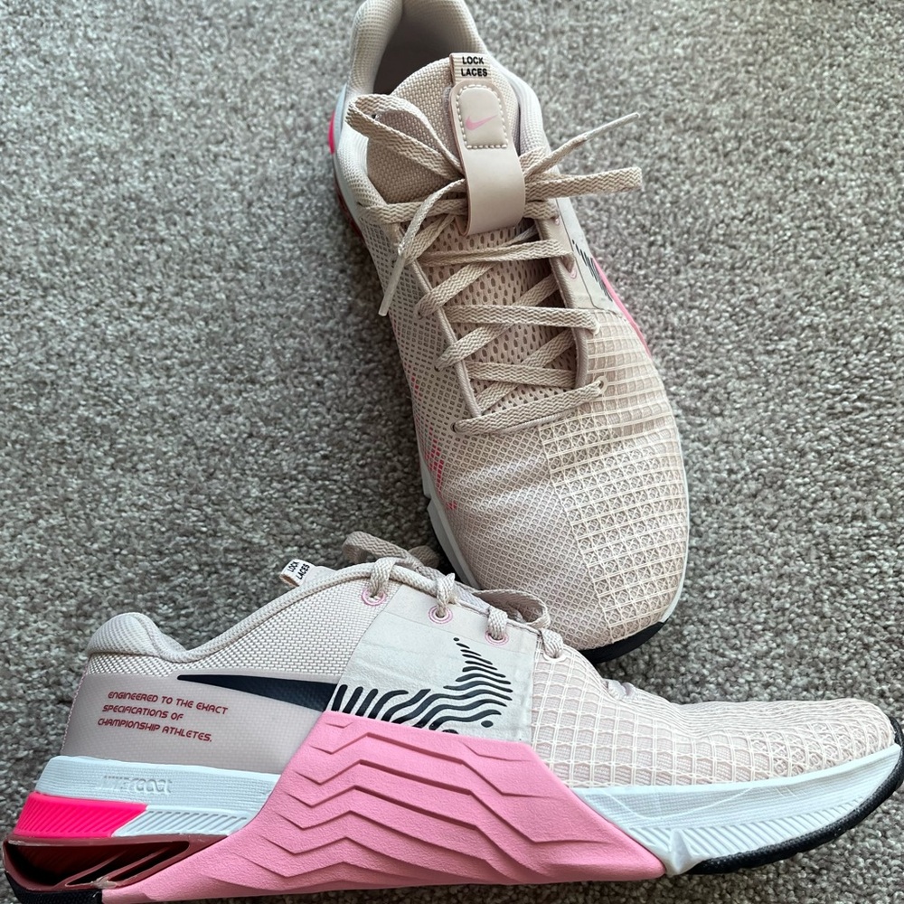 Nike Women's Metcon 8 Shoes
